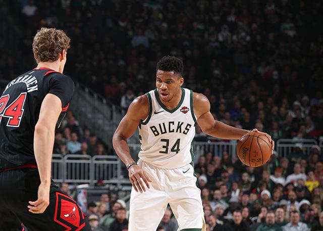  公牛终结雄鹿十二连胜登顶东部  